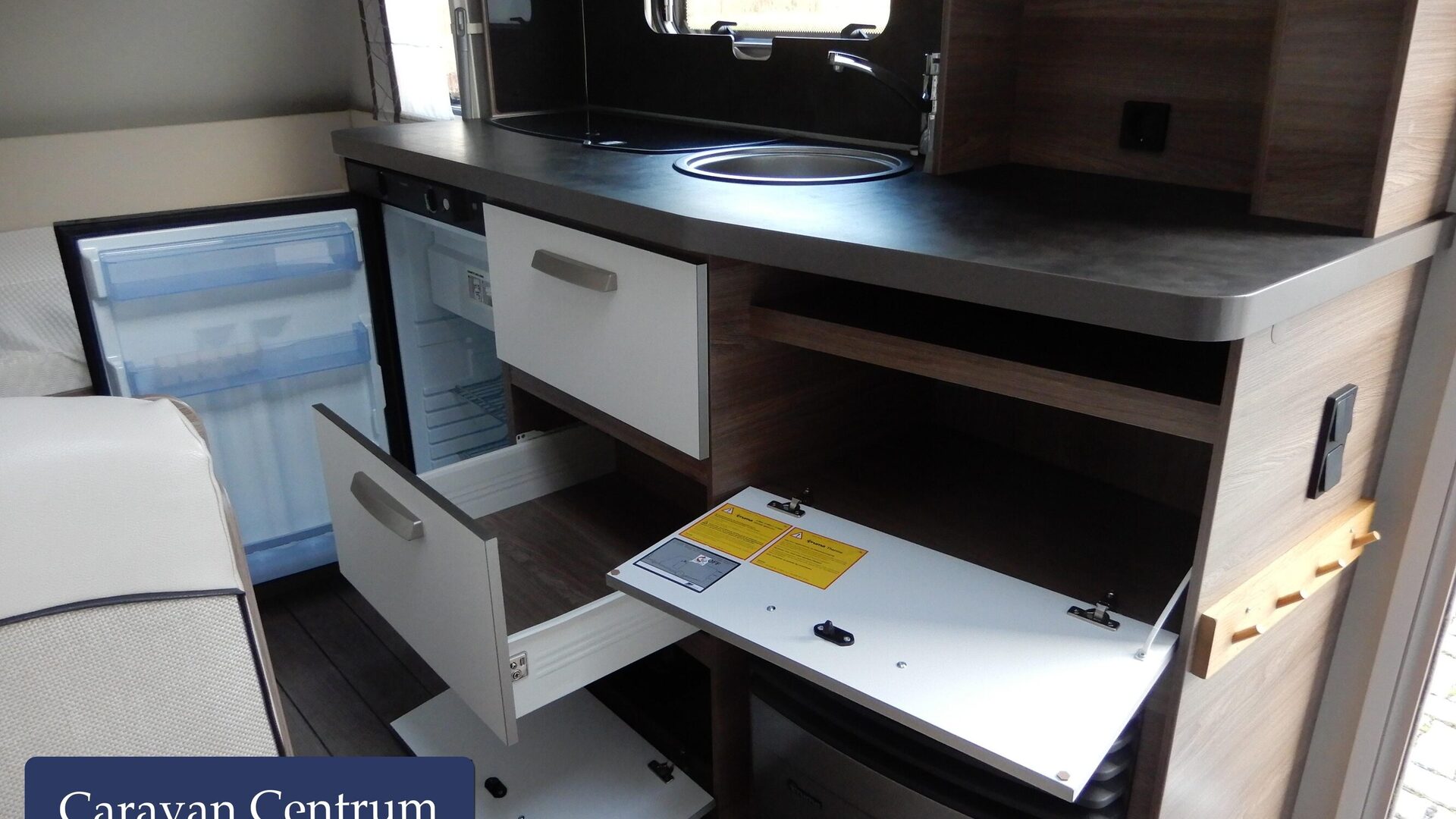 709674b722270f4f35c44074925eded7402327f7939cf56595b4e4fede12487c