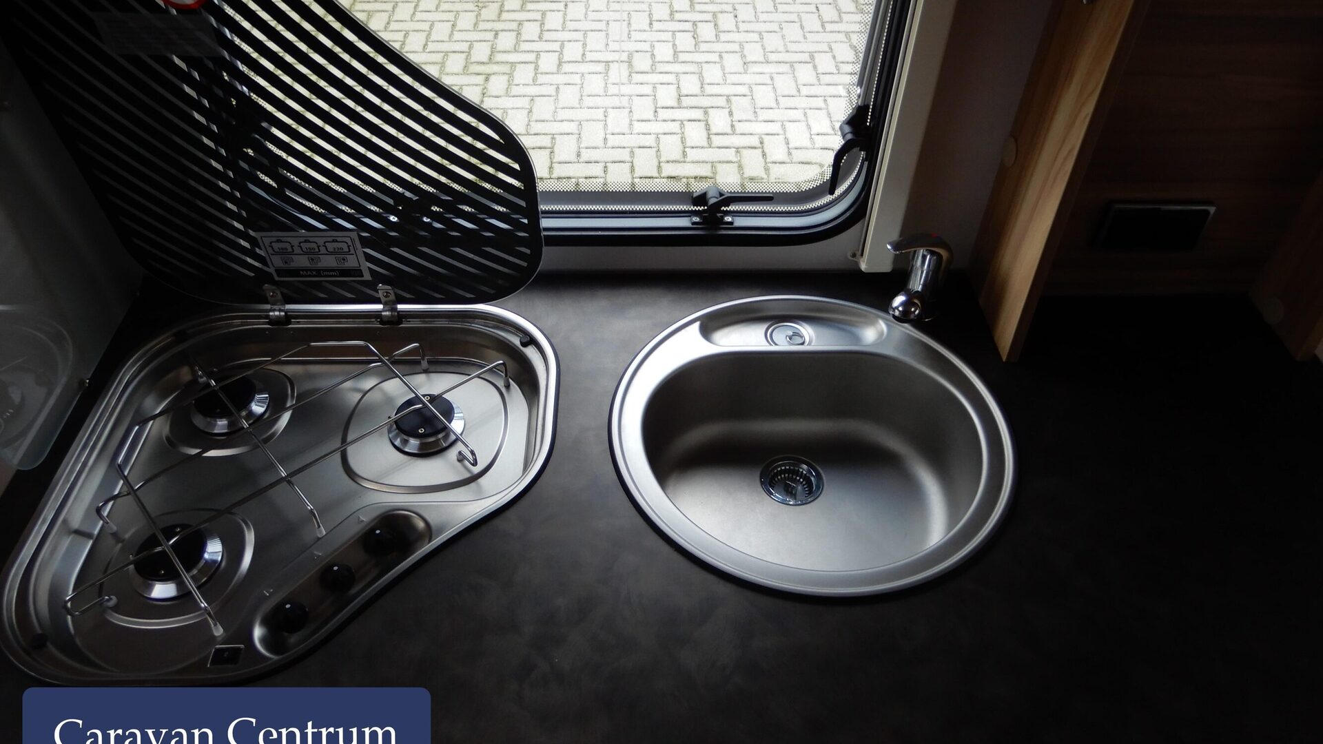 1e06db35eafa3d171cde90a891f26d73c0066fee662e0c36eaff857ee8732610