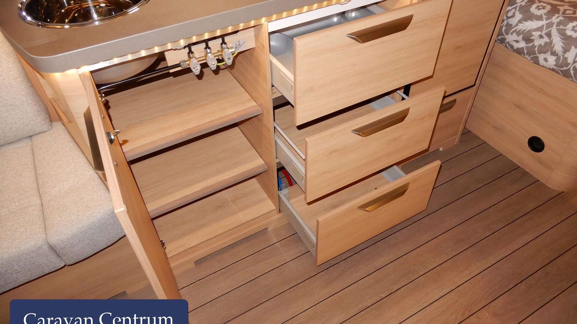 960eb16143581f9afc016ec4c3a0748b311fdda2f26ef98f67ad1f201100742b