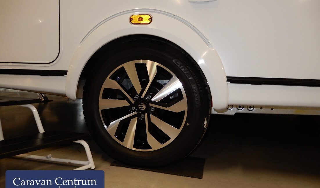 8bfd631a7c125e4a5481037e4c4b11ee72a8db5e2178c5341c70a99d09992f89