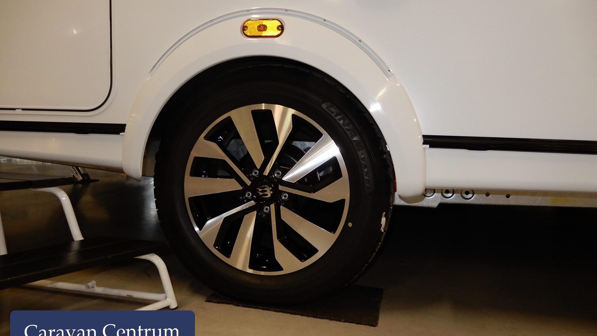 8bfd631a7c125e4a5481037e4c4b11ee72a8db5e2178c5341c70a99d09992f89