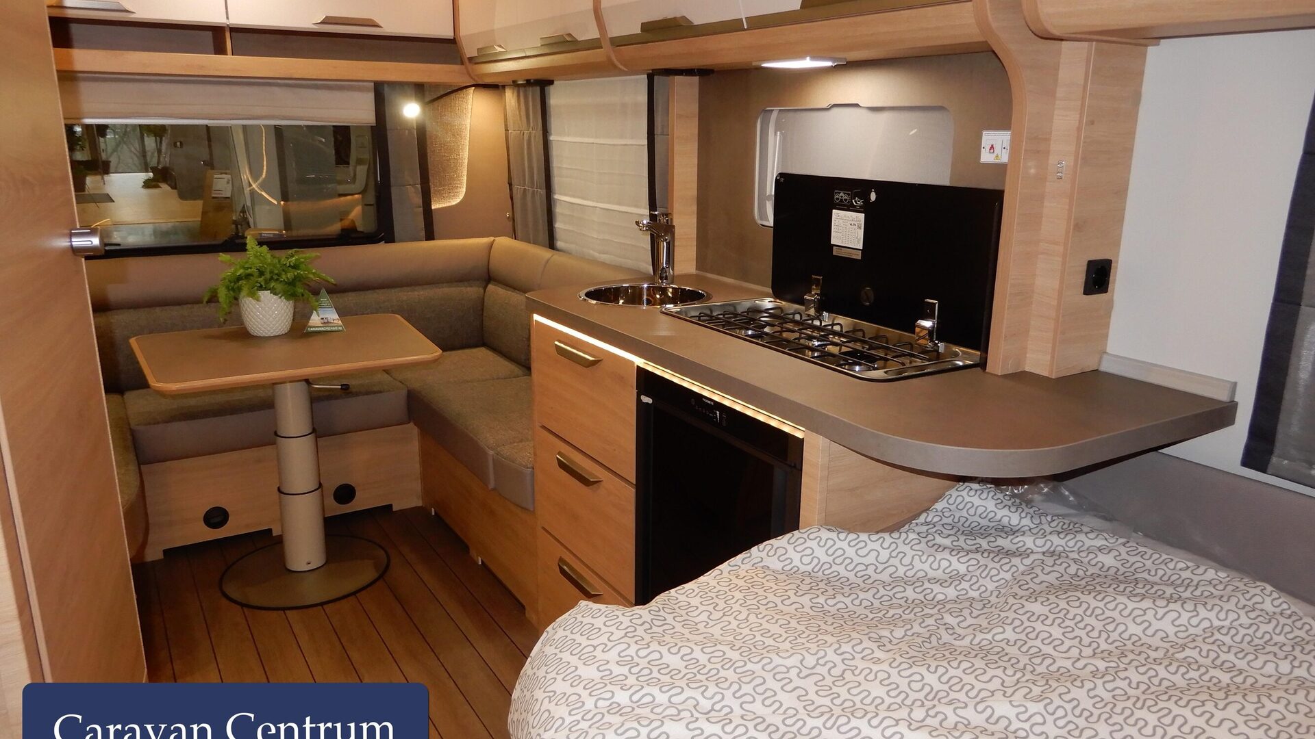 e5bab1a421b63b9771b7eb51940c01478c7577bc0b62e490d3878c4d0ee8dd33