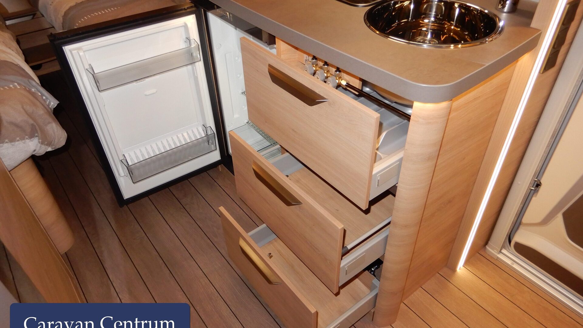 0a94313867e54f1a64f19d14805807bf330223d723249bd5e4655f22c8162783