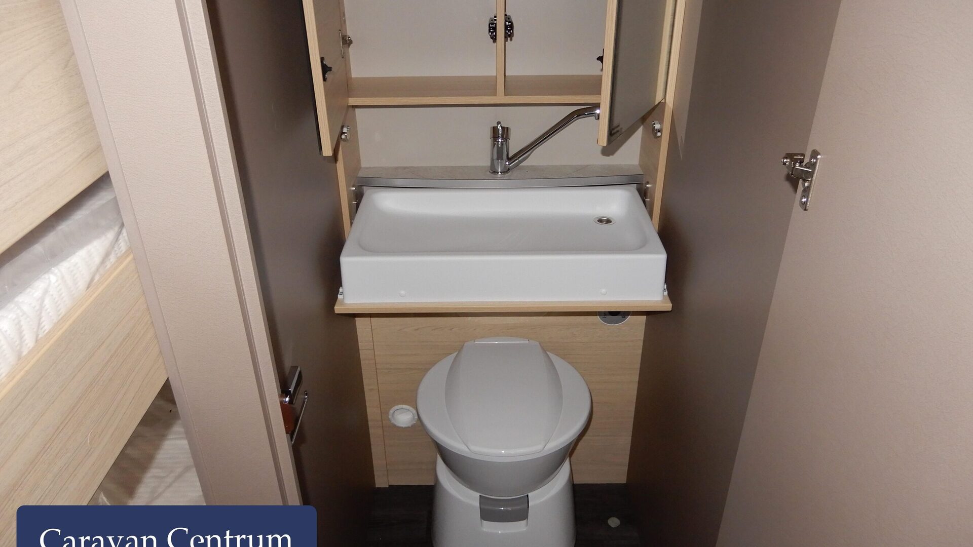 8c4038d4809fdace7927311de6334ee13749d5e62c388684dfbc580c4a08879c