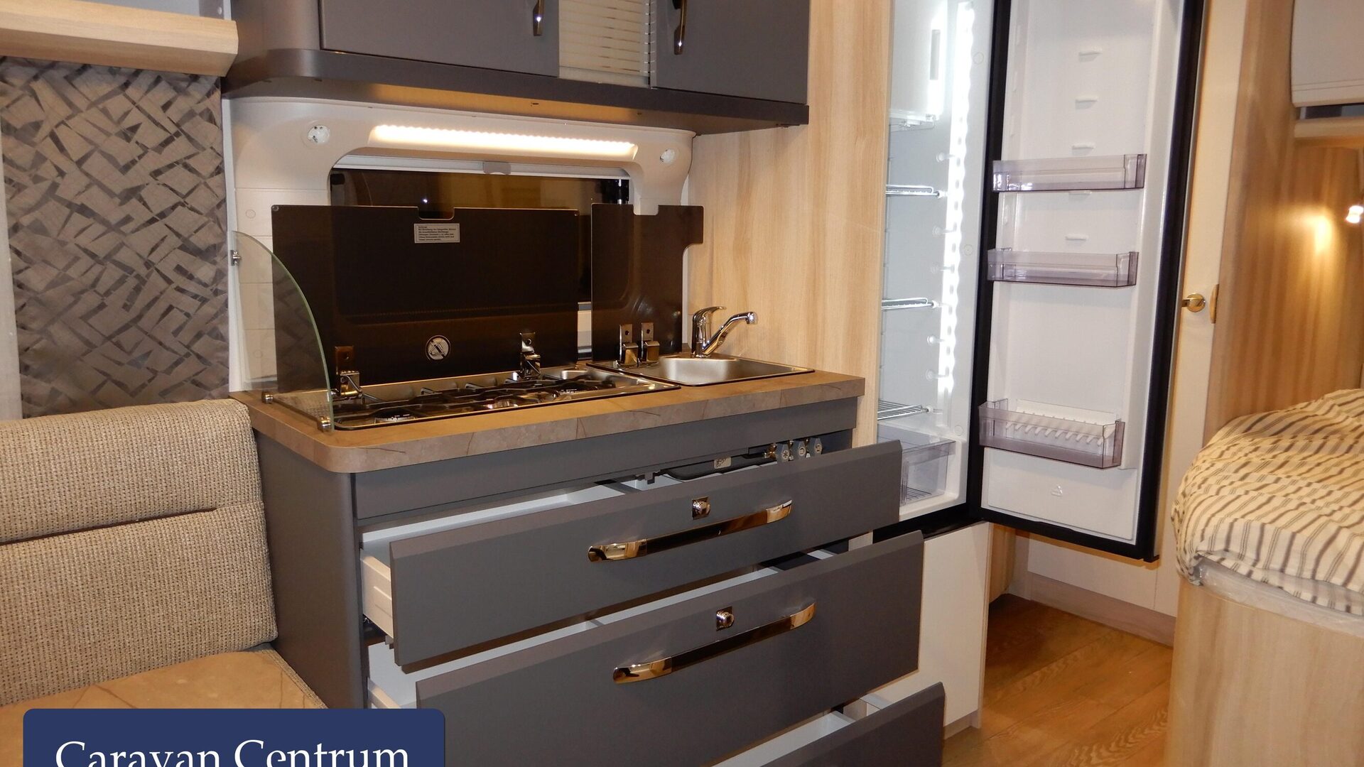 f0a166aecba5594b9133bcc2348be72de03b85957b1dbb4157a44d2469529857