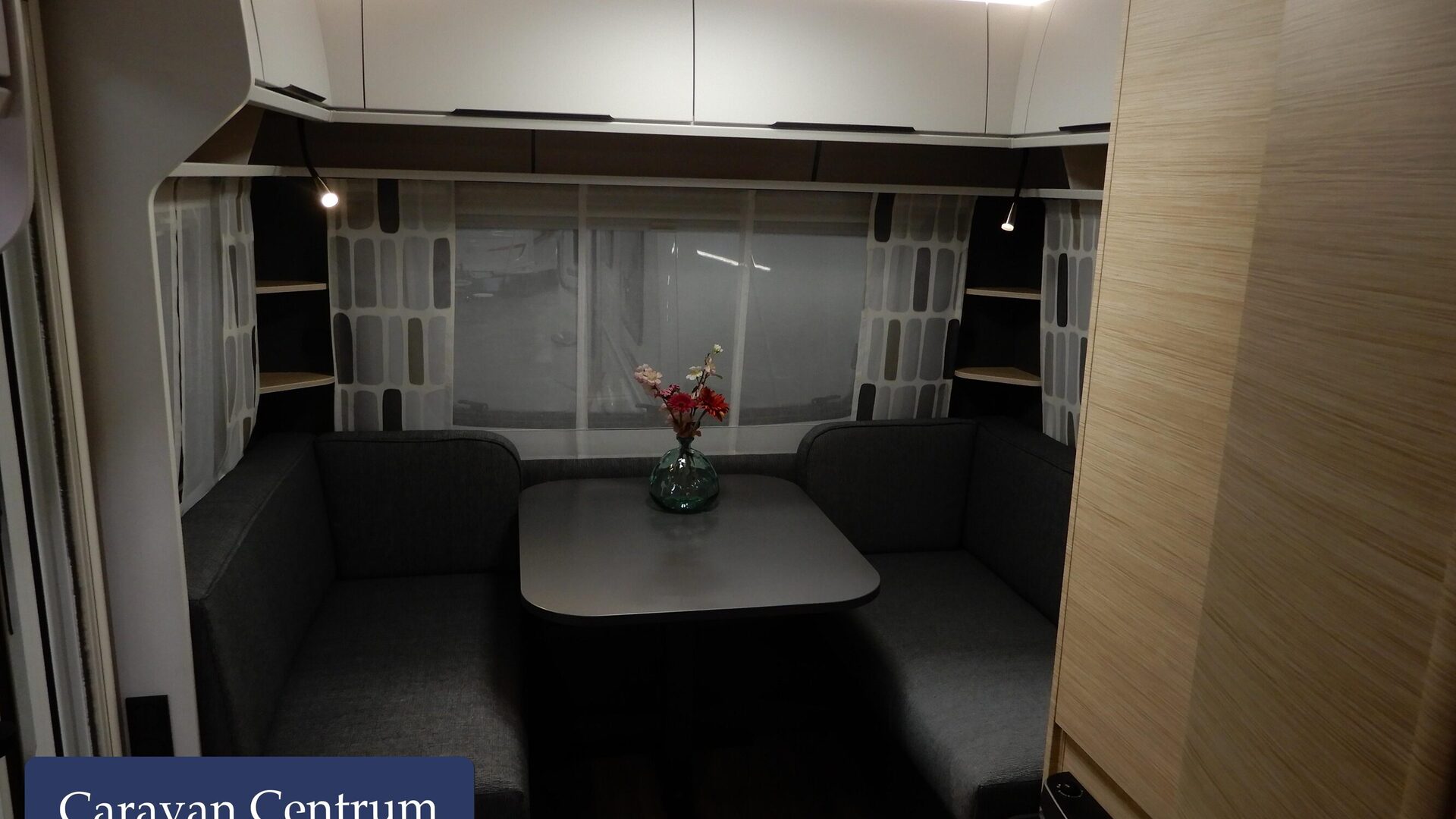 af6703d19bde8f04fced8a21da9935a28081ac06cdab208881894dc5f92795ff