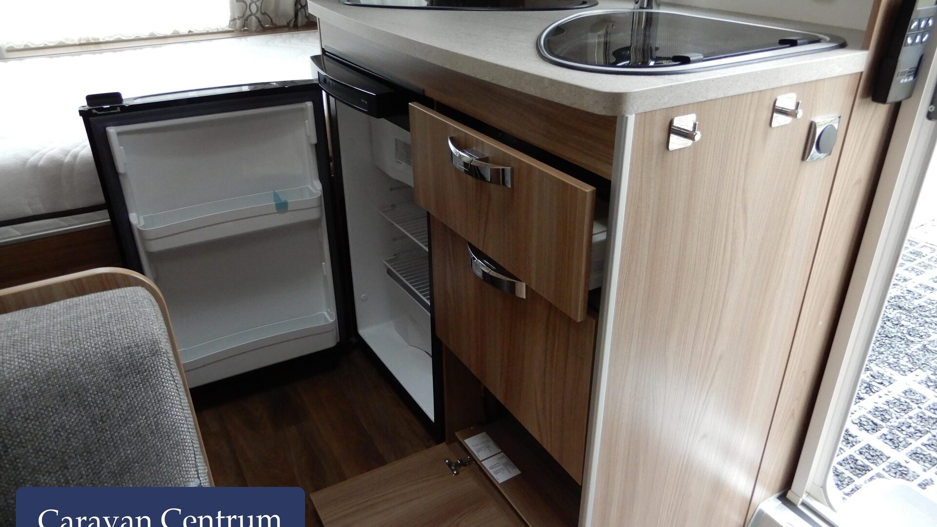 d48282c2d82c97a25bf31c3d73515abc0045e0f9546d1730af5cb17c07959727