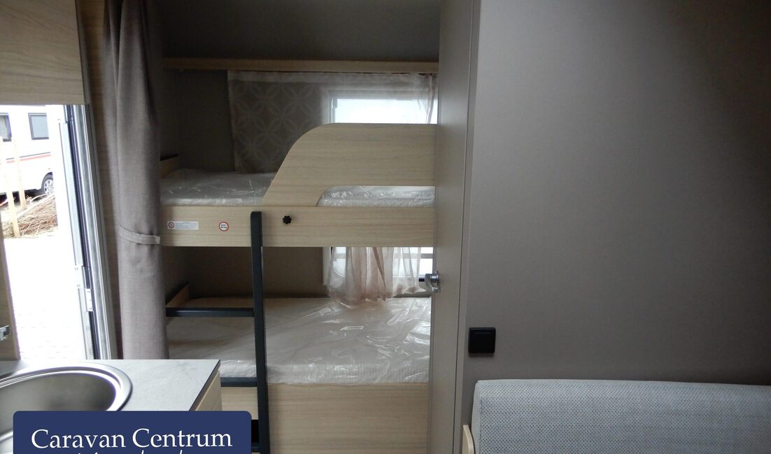 1f5aa3d631c0d346b9ff96b5760d35d20d93a6d927c51b5650998328f651849d