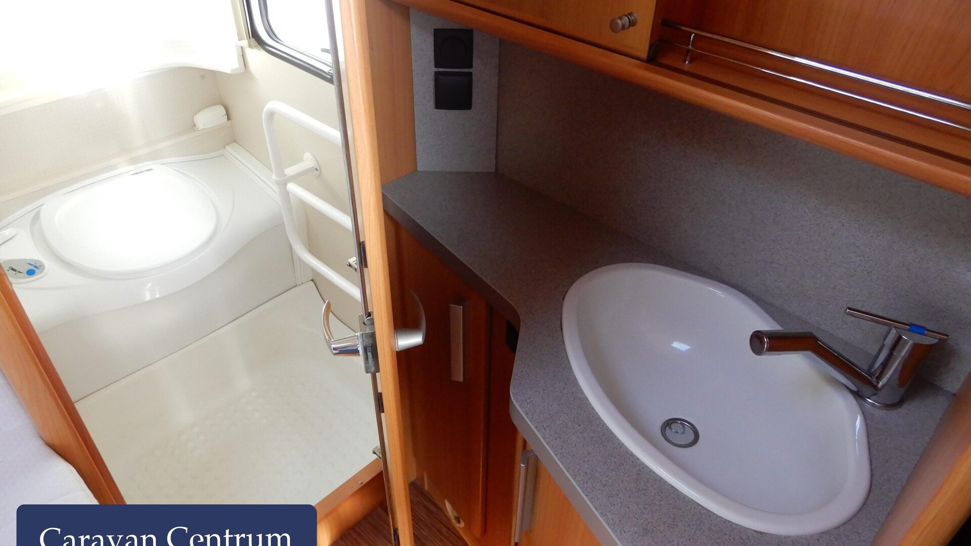 a772d8efebb690be28c7c34e83a44b240b15226d0b0c67ee701181a848fcfe59