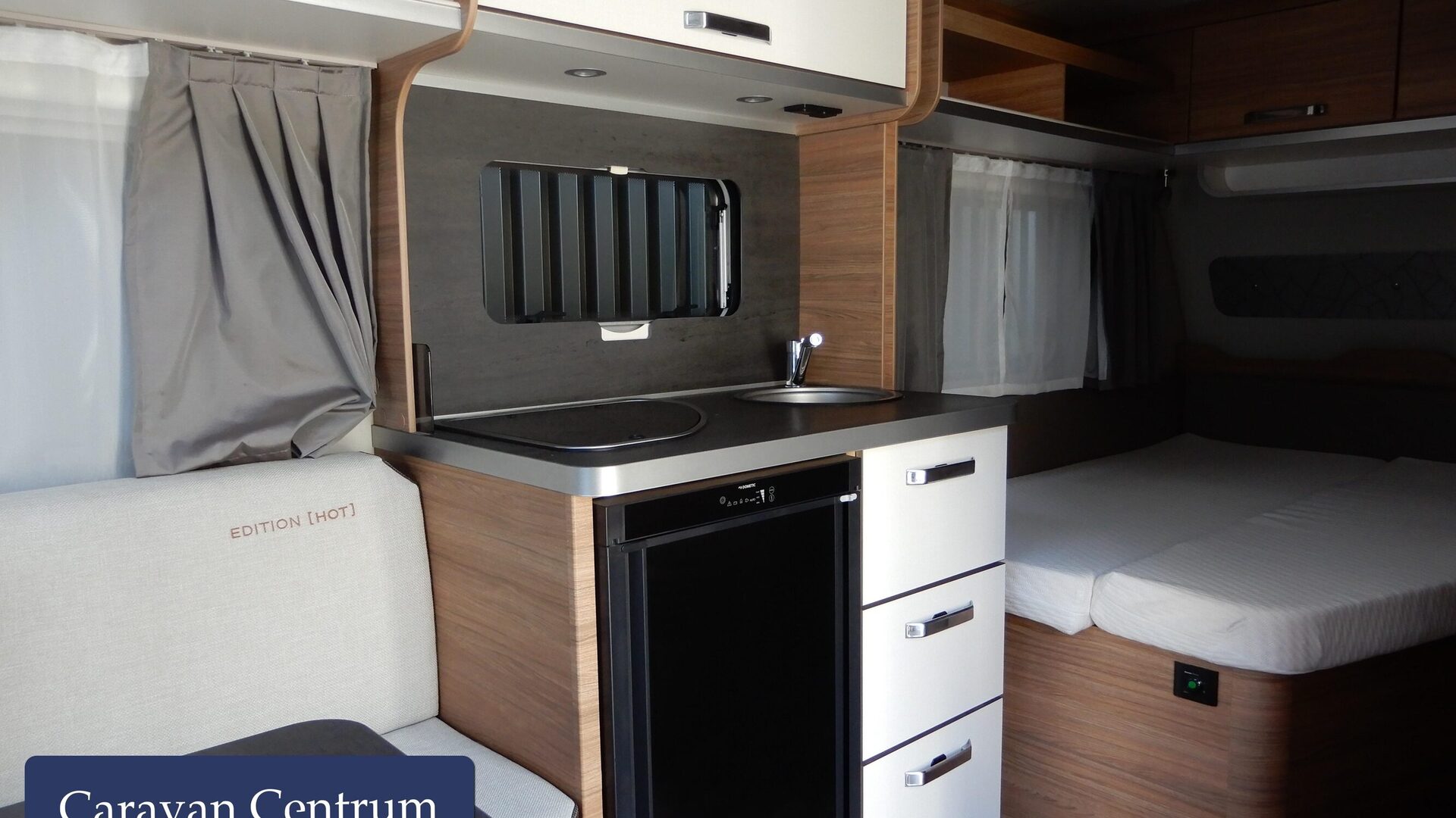 318b472869e98ee946eb4044bba8774db44df1966fbf09c00d004ea14ca12fa7