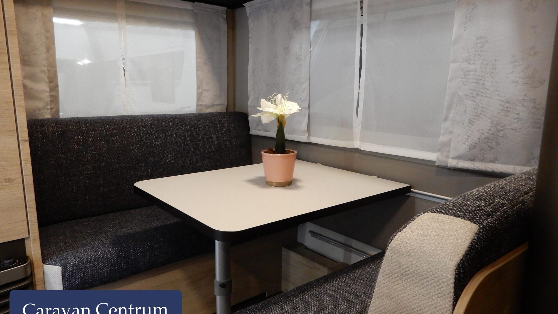 5f5f99053a60891efefd1c7021bf45706e954d49b5817a13f33e00b95e88ccde