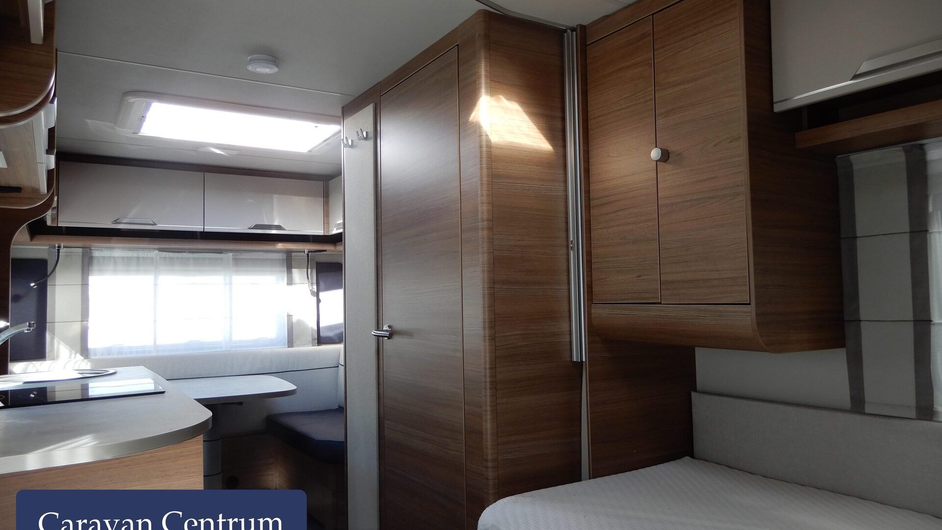 411ed611f9e25f9cea64b902a6ff771e4413d71e35d2c17ac793f8c6842bb7cc