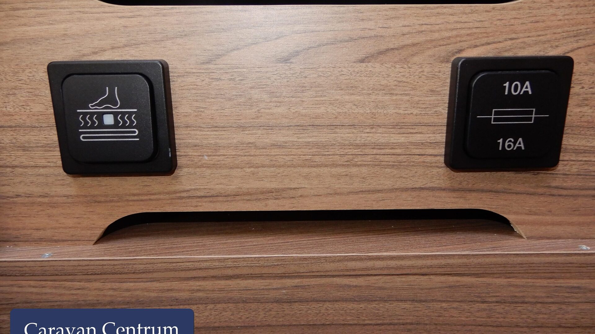 1ec25b83b3bba7df5e00e1edb6ec5d6a340f23f33cb09acb8067d1d279147b7e