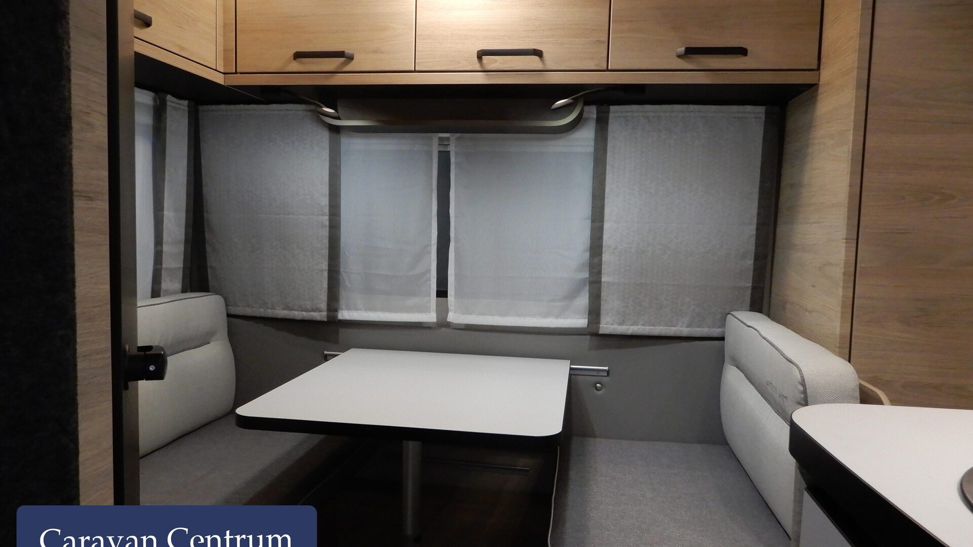 52a9c9f5f4c5b58f795e33db293f61bc8a6239fd9fef425ef1909b326fdbf9fb