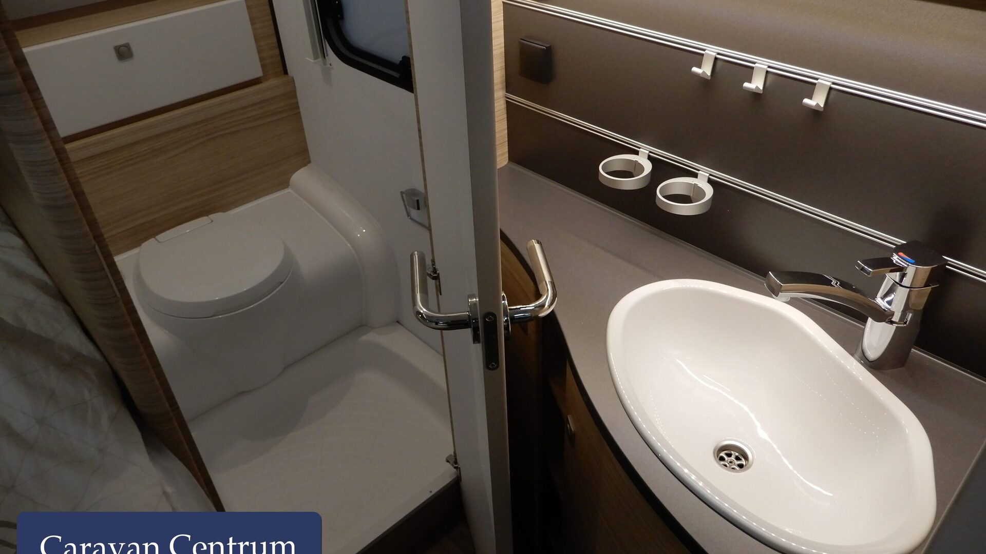 16bb5692f249ed17a99058a24039eb9d8eab162e3f0fbec4de4094072a30d471