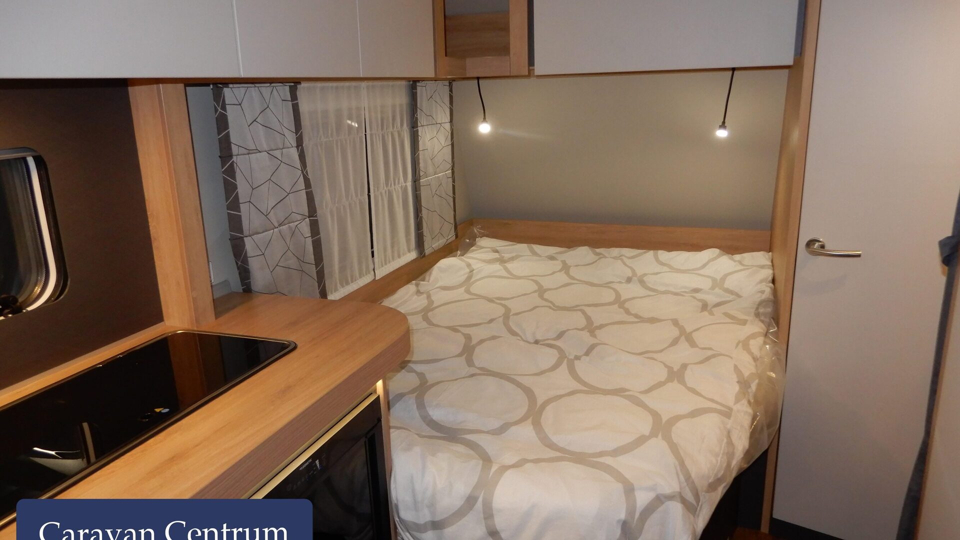 8beb9694f74cd65dbc847270e49395358e8475bd86d725a6bce61e8f06dd18dc