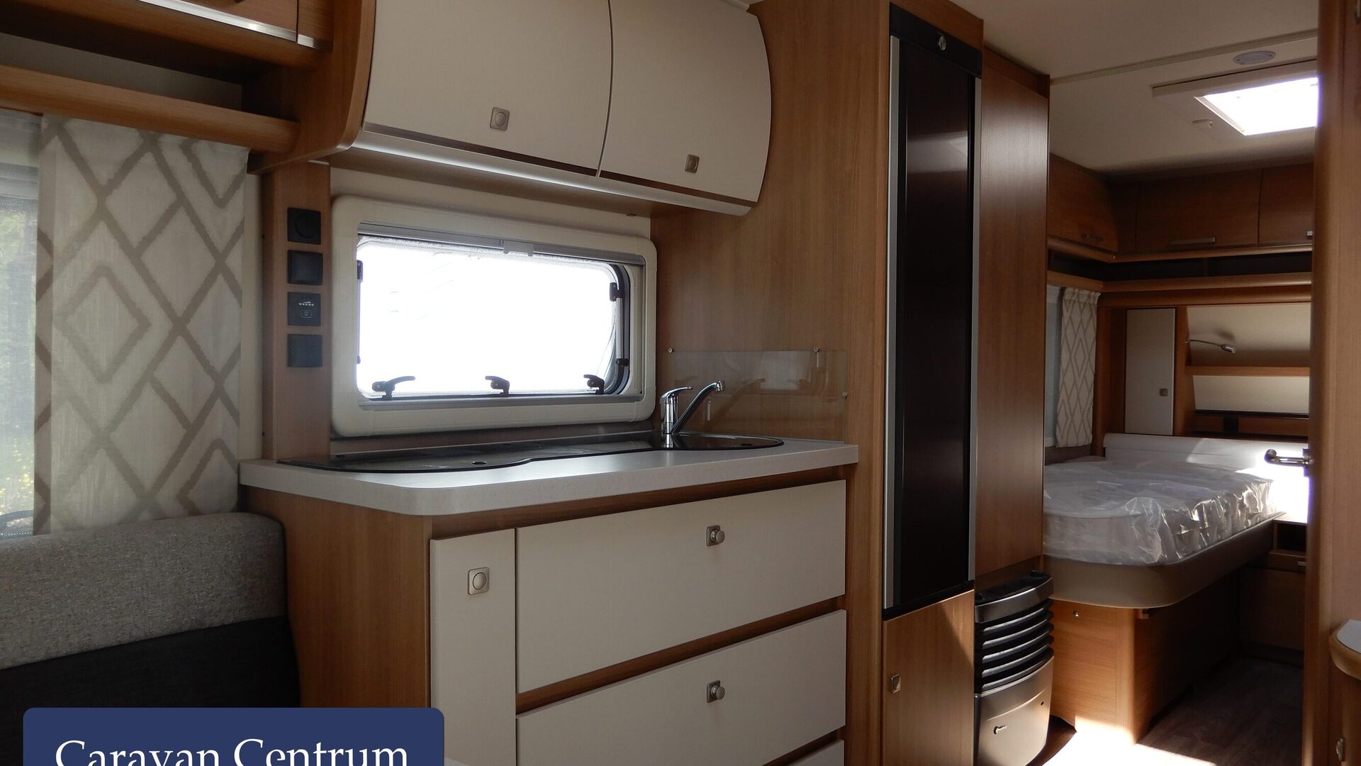 3b8e99135475abee4e97c1af582db693a17fd0e42eab443d953ee73b31717998