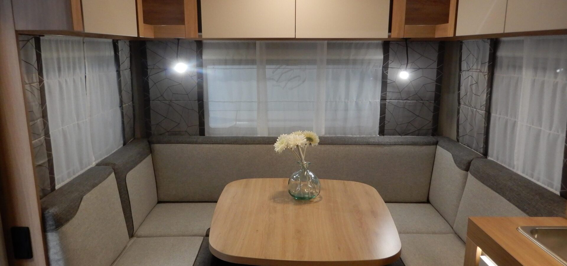 ceae18b57bd1ca4662e453f671a1fd12a7fa9863a9060eb3562055b30c0bdb80