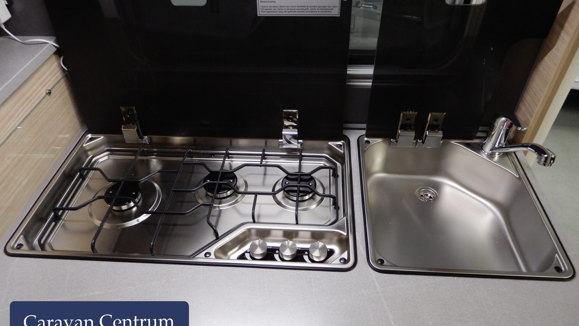 28b229e644512a48bc5995d037d49cc4946a1fd0dcccce1ed1fc01210e0efffd