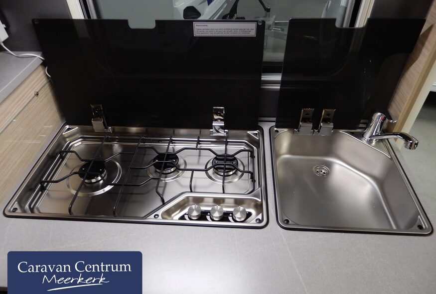 28b229e644512a48bc5995d037d49cc4946a1fd0dcccce1ed1fc01210e0efffd