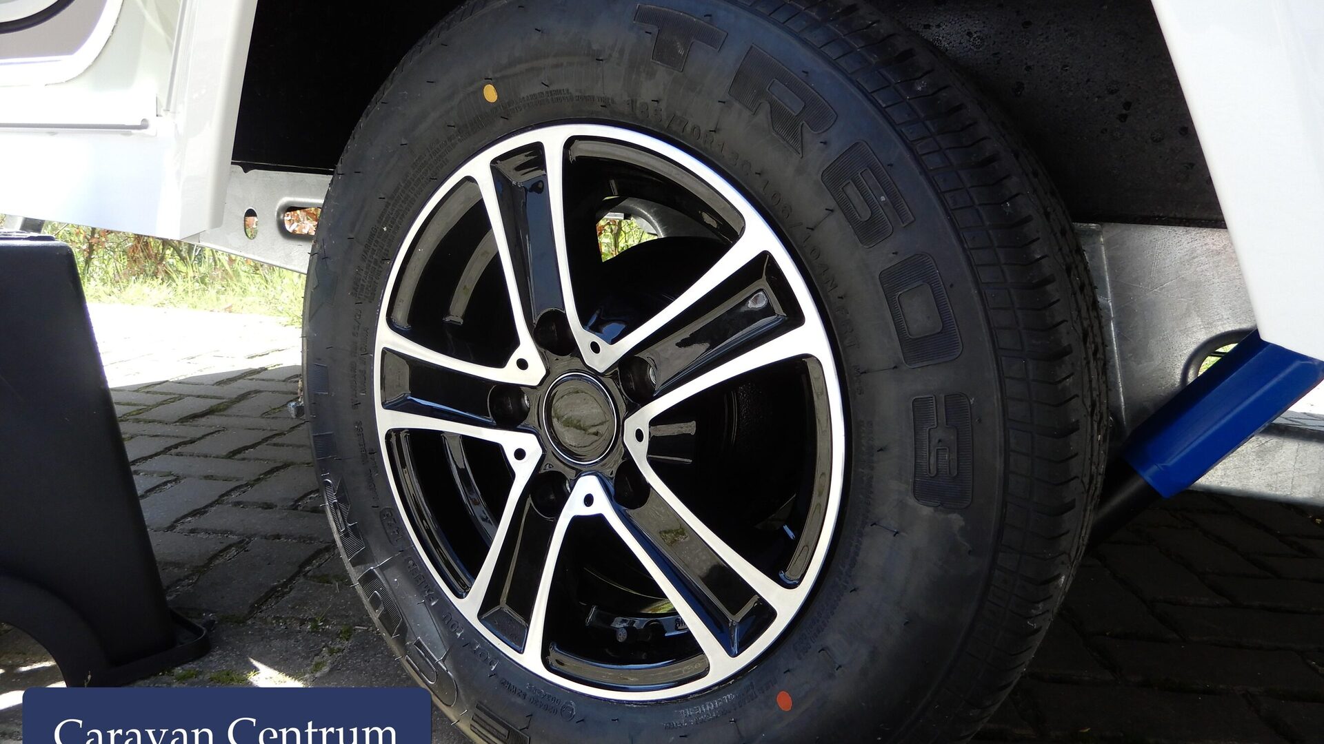 43aa68802d1302b7c99788cfaef7a71fa04b50a3ea9ef9644e5d4e1bb283988b