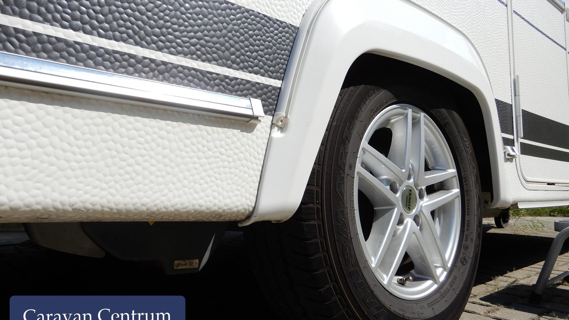4077e1240a0b1de9a7b7dbf9aa074bfa6fcb647b8711dd2d40556b5eb0732d01