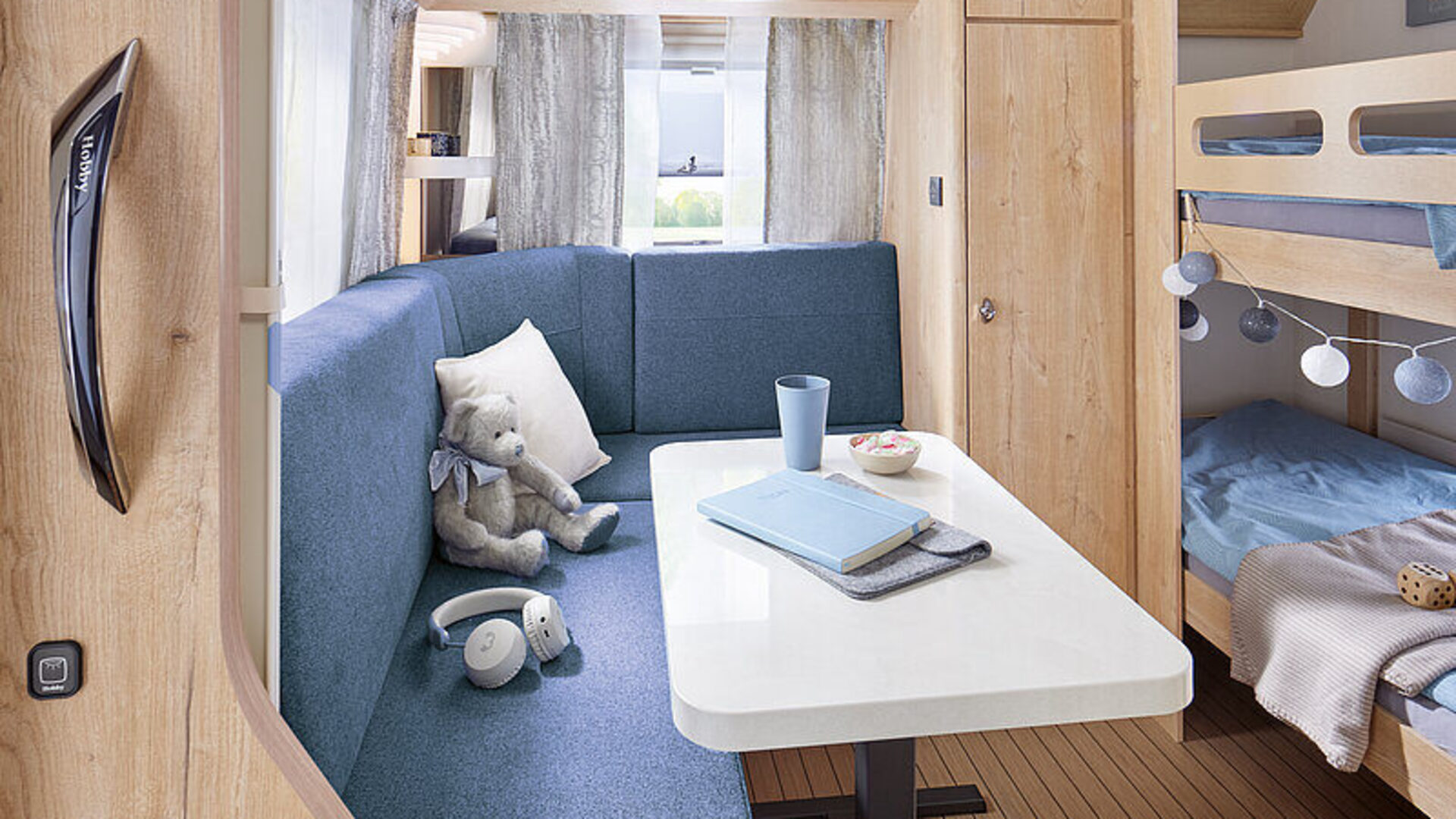 2027_WW_Excellent_Edition_650_KMFe_innen_Kindersitzgruppe_h_BEAR_PRESSE_thumb (1)