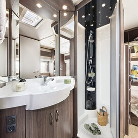 2027_WW_Prestige_720_KWFU_innen_Raumbad_Dusche_Waschtisch_h_BEAR_PRESSE_thumb