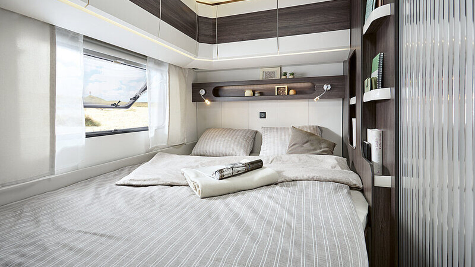 2027_WW_Prestige_560_FC_innen_f-bett_q_BEAR_PRESSE_thumb