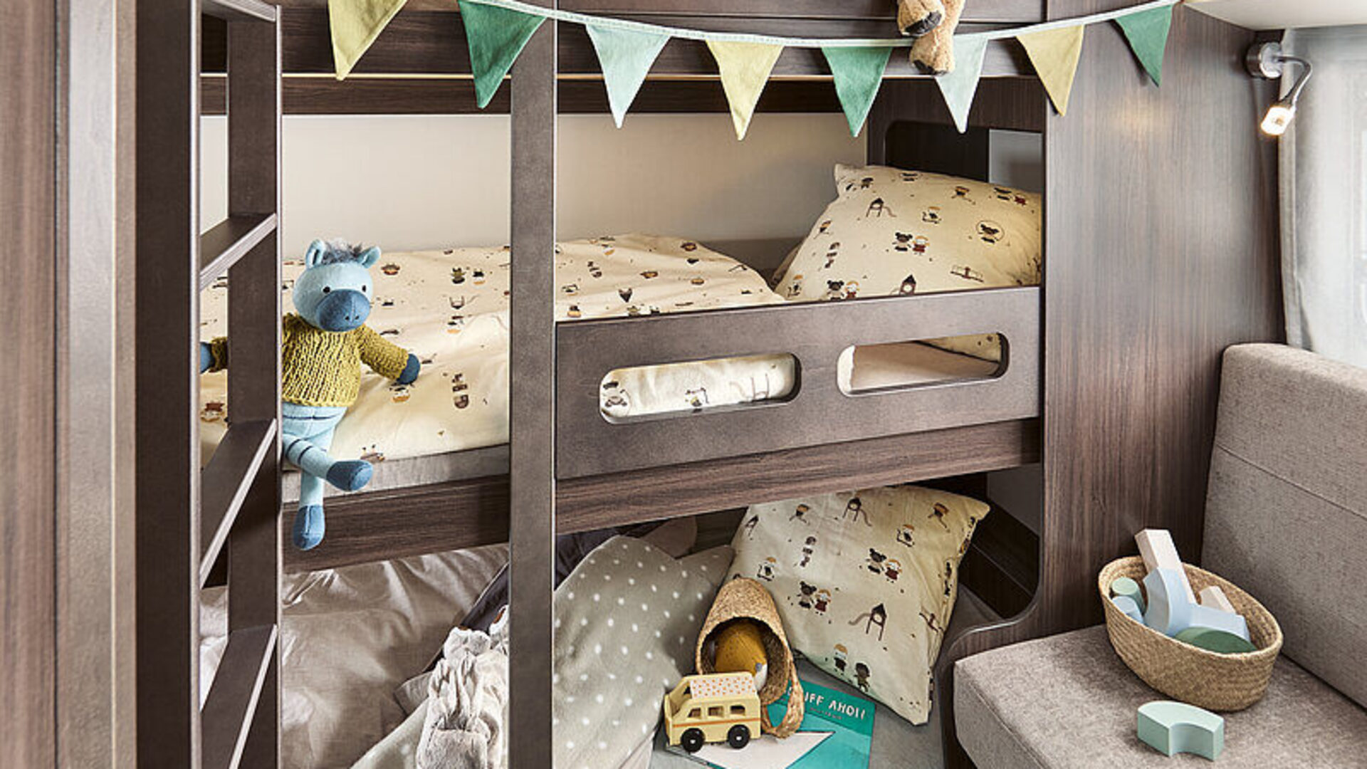 2027_WW_Prestige_720_KWFU_innen_3er_Kinderbett_Sitz_h_BEAR_PRESSE_thumb