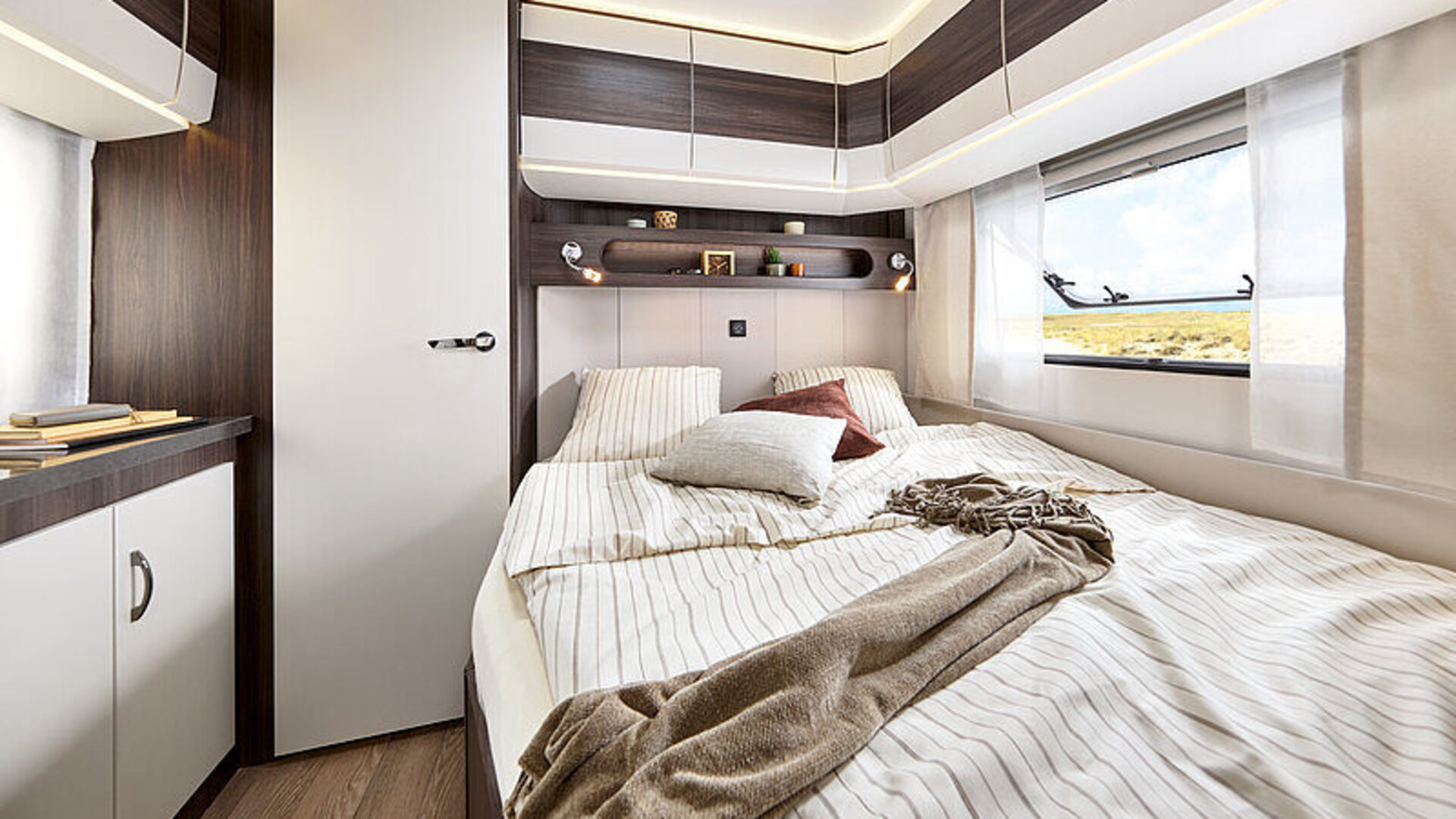 2027_WW_Prestige_720_KWFU_innen_F_Bett_q_BEAR_PRESSE_thumb