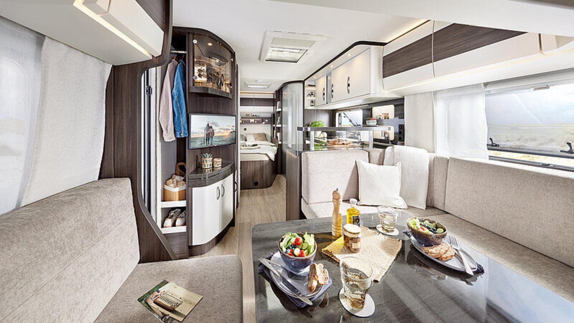 2027_WW_Prestige_560_FC_innen_Totale_q_BEAR_PRESSE_thumb