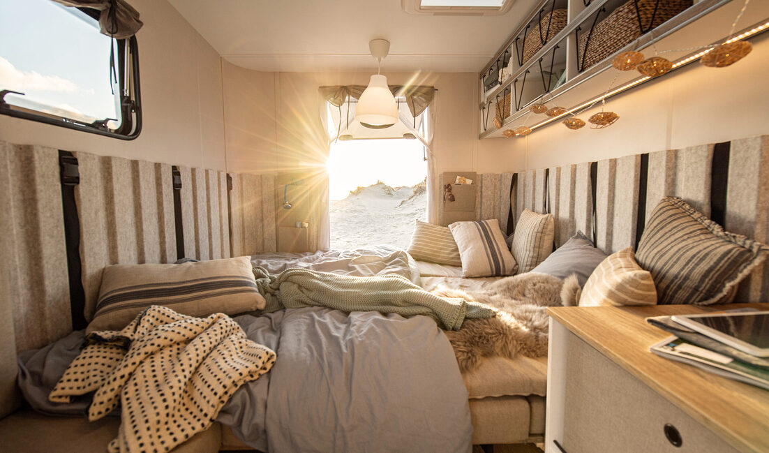 2025_ww_beachy_420_totale_Bettumbau_Sitzgruppe_innen_4843_BEAR