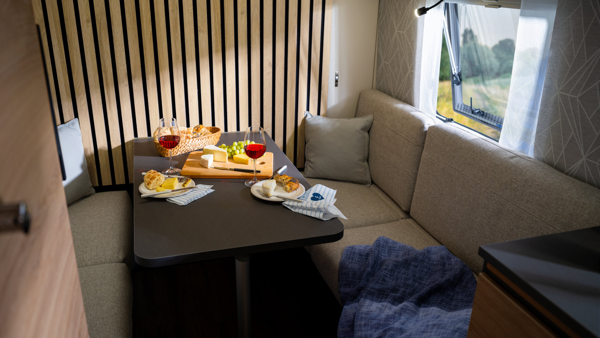 1100_W09_500-DK_IN_01886_2024