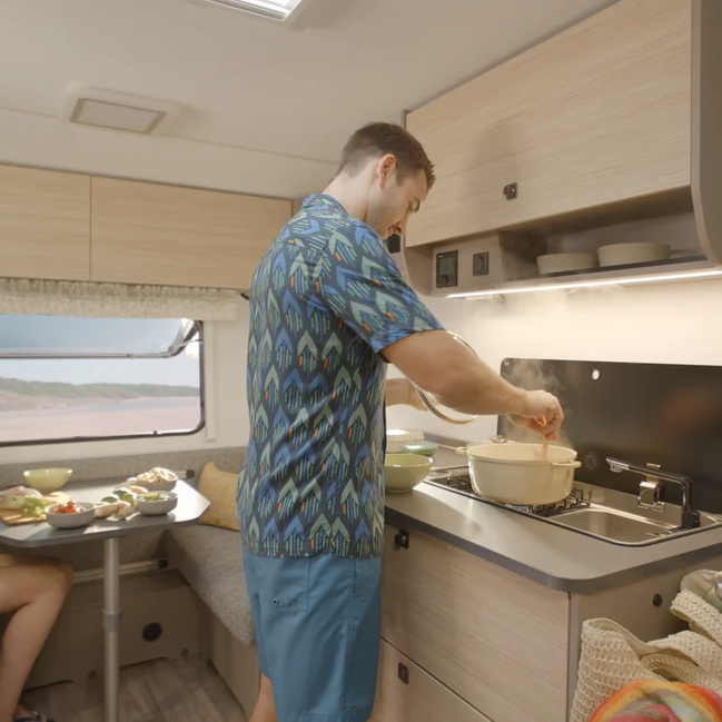 Next caravan keuken