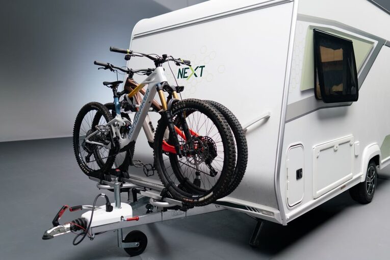 Next caravan voorzijde