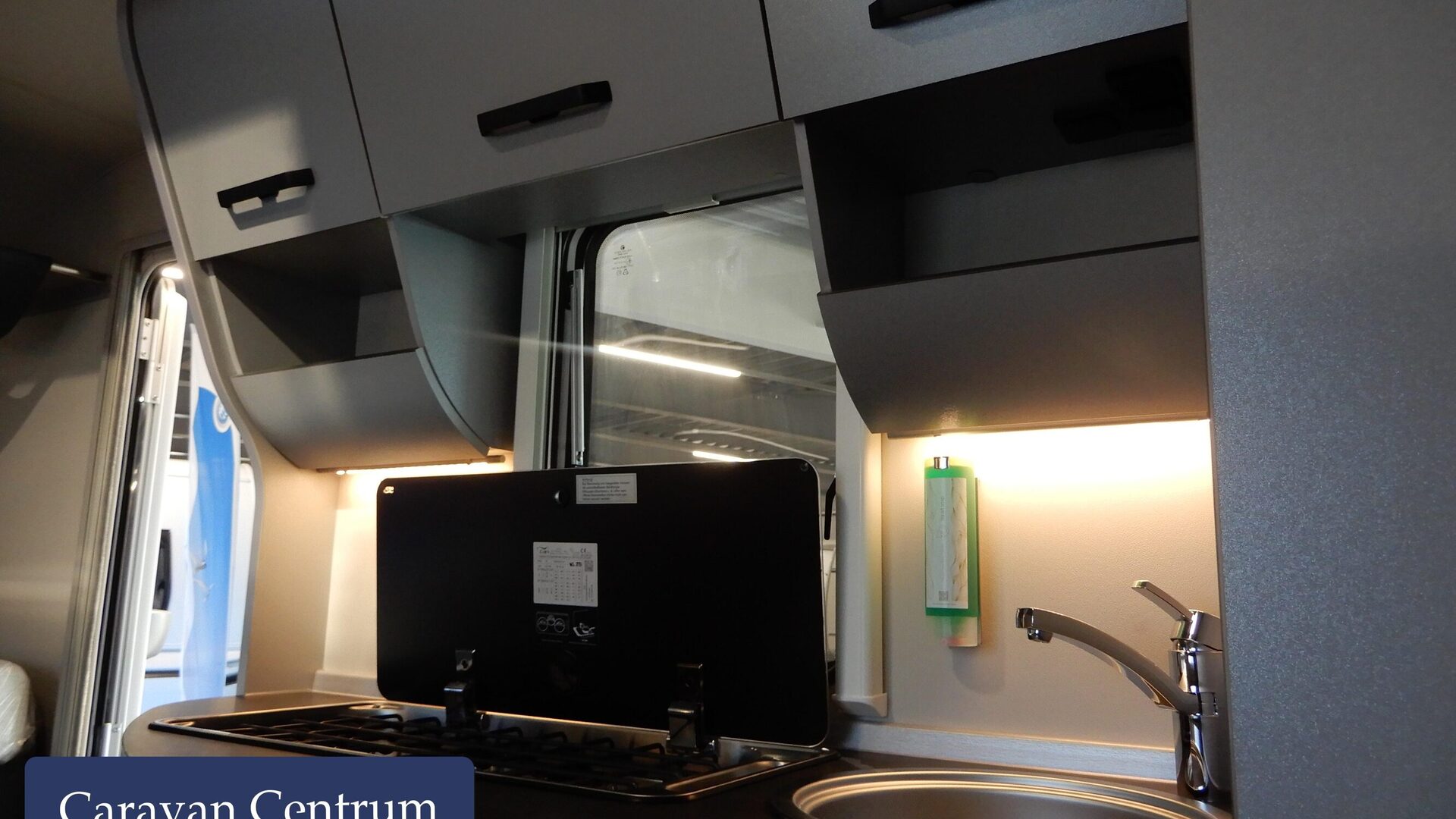 7732184b18b4e0c4bae6e8e8eec49938141e9b592e3ca0d55de8e2d94110deeb