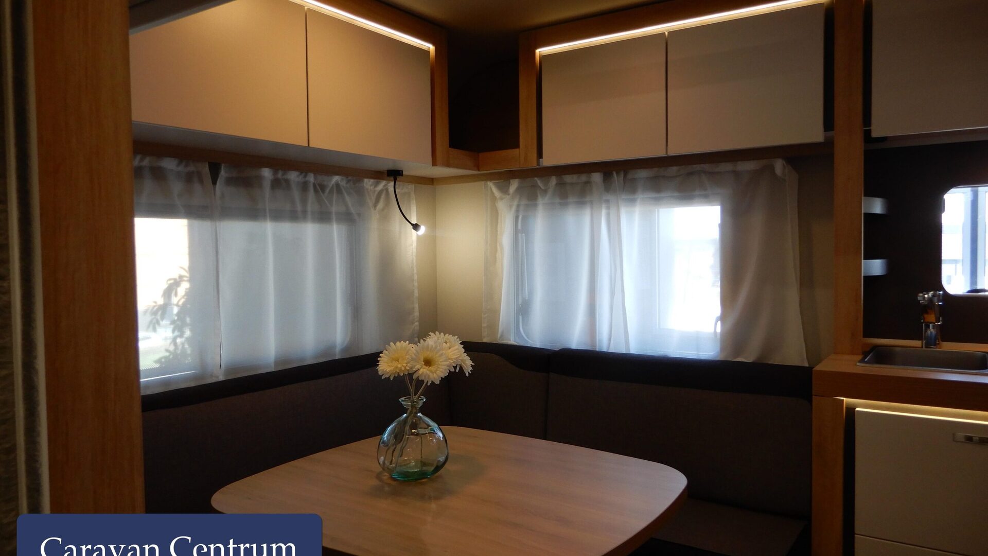 ff50e6e40b4a0bfaebc1a93bae9266b39838de7f81f6564a1d31d829f941acf4