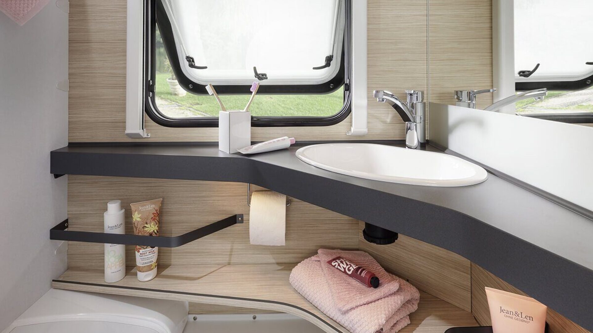 csm_Fendt-Caravan_Wohnwagen-kaufen_Apero_Bad02_25d35fc172