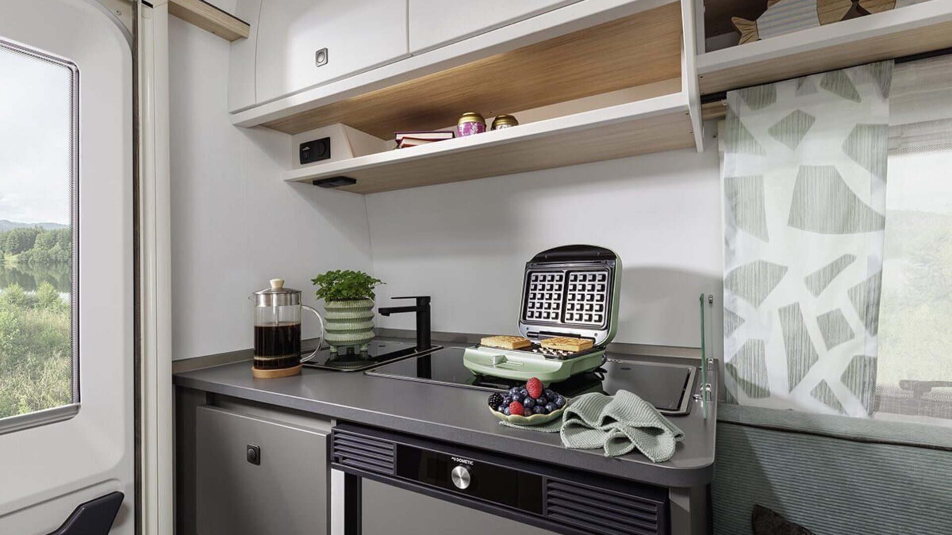 csm_Fendt-Caravan_Wohnwagen-kaufen_Apero_Kueche01_99f81feb16