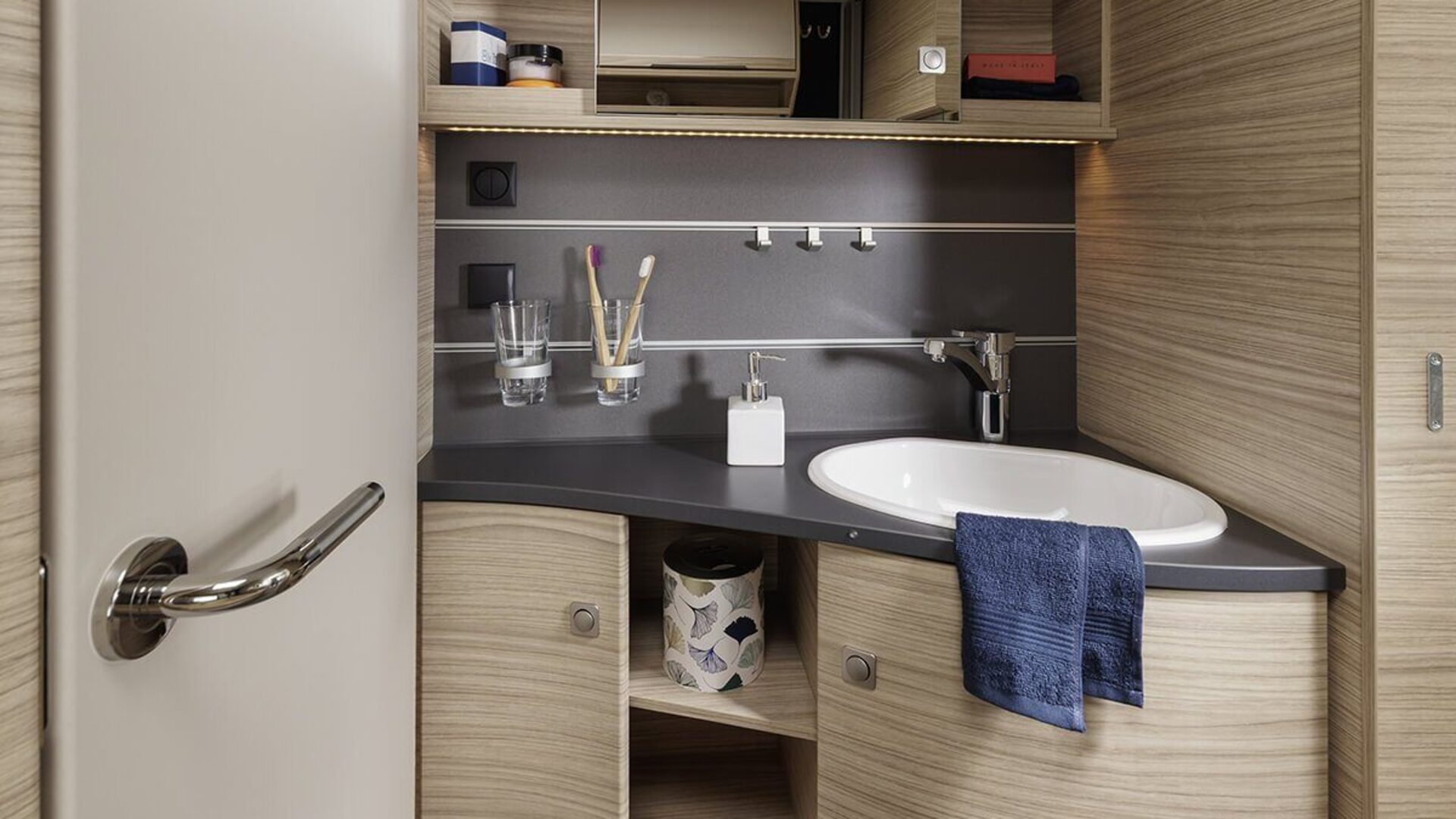 csm_Fendt-Caravan_Wohnwagen-kaufen_Bianco_Bad01_5f07ab999a