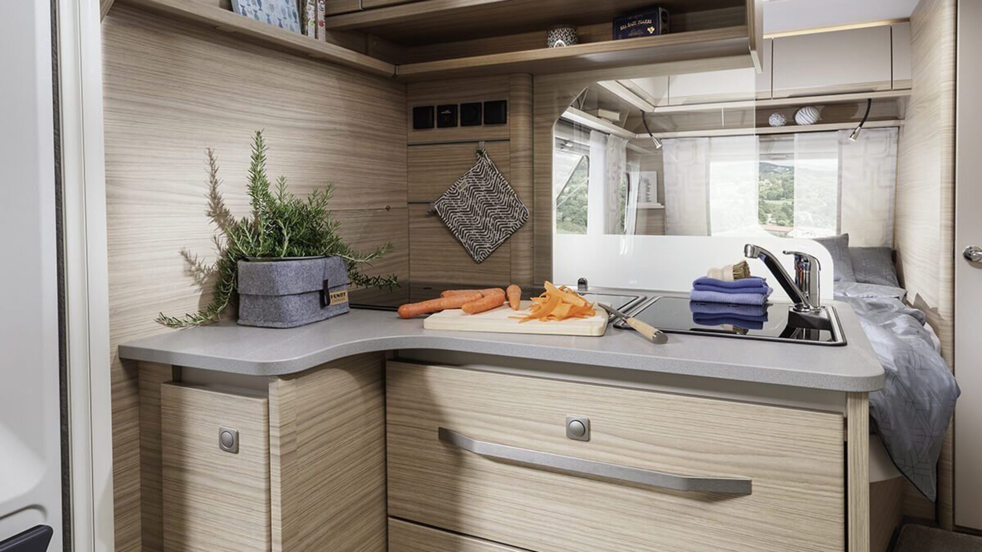 csm_Fendt-Caravan_Wohnwagen-kaufen_Bianco_Kueche02_e586166380