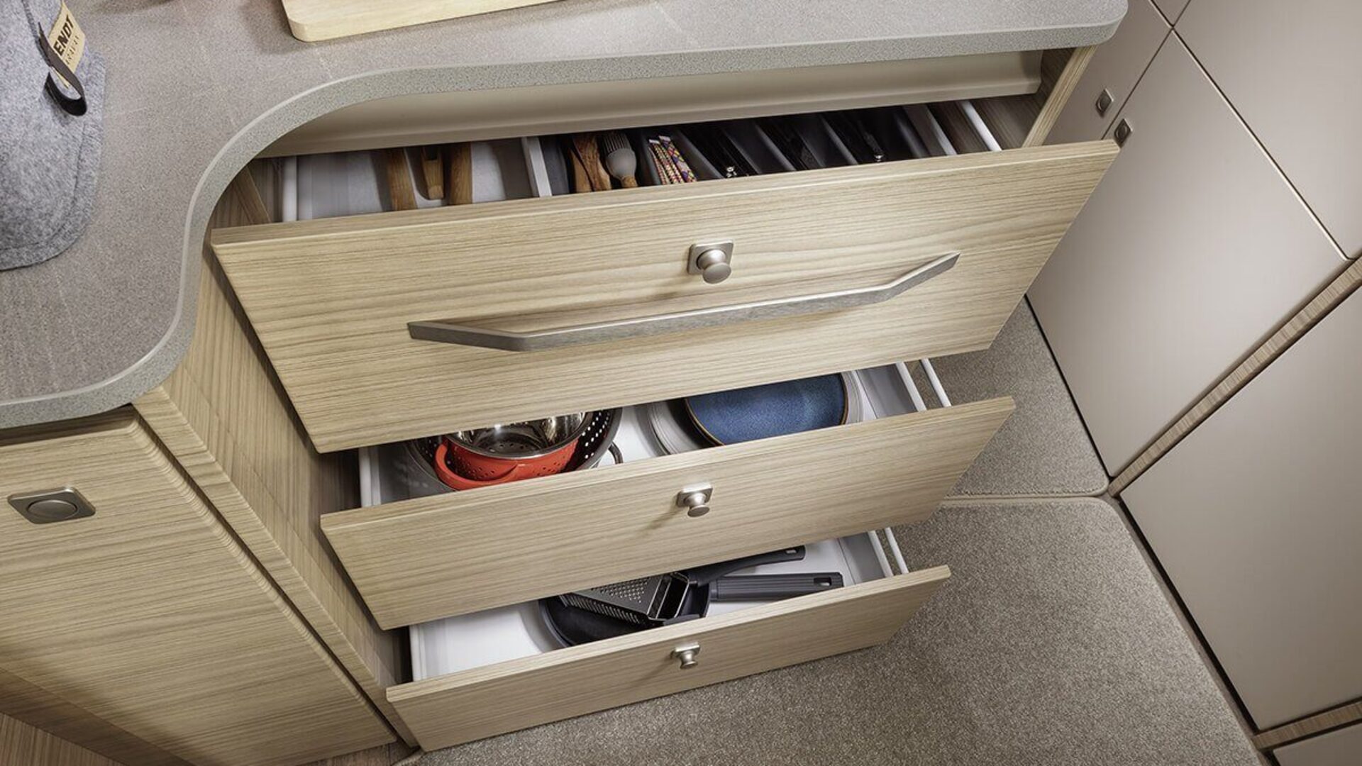 csm_Fendt-Caravan_Wohnwagen-kaufen_Bianco_Kueche03_da9a69546b