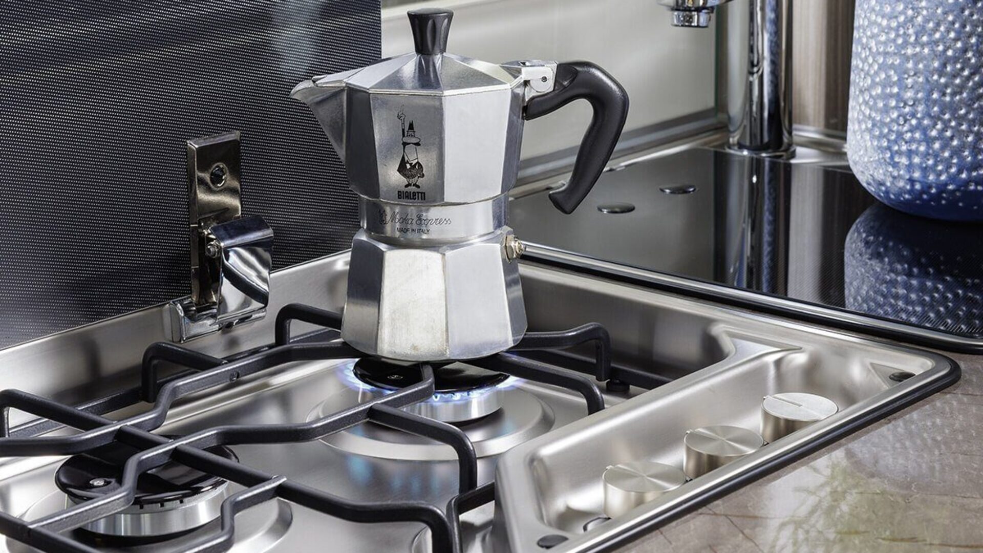 csm_Fendt-Caravan_Wohnwagen-kaufen_Tendenza_Kueche01_449df9b656