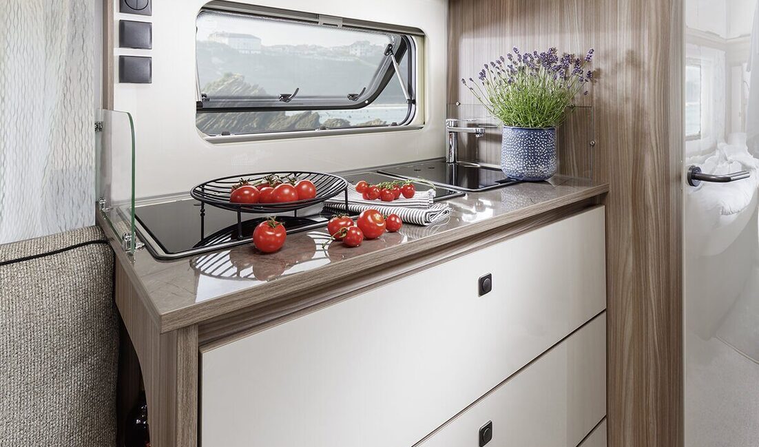 csm_Fendt-Caravan_Wohnwagen-kaufen_Tendenza_Kueche02_0392357a90
