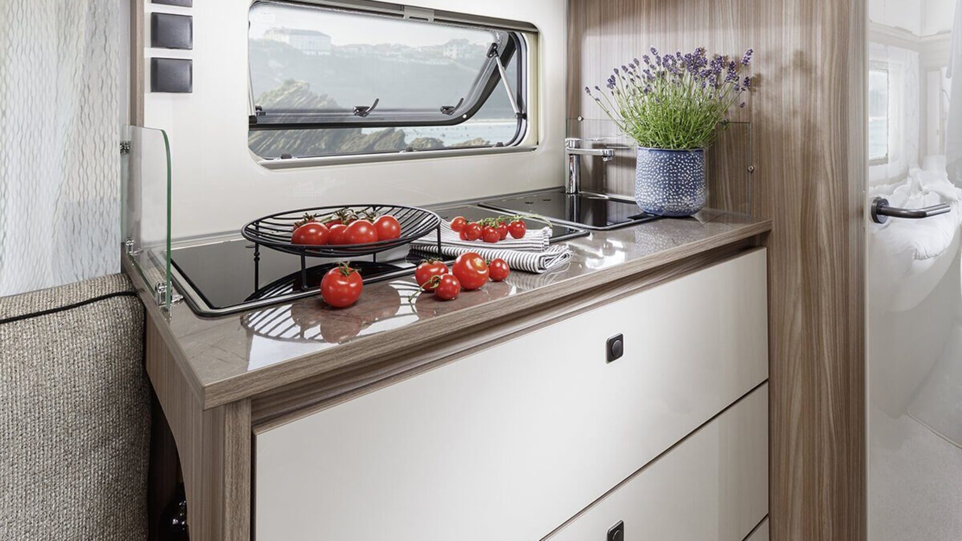 csm_Fendt-Caravan_Wohnwagen-kaufen_Tendenza_Kueche02_0392357a90