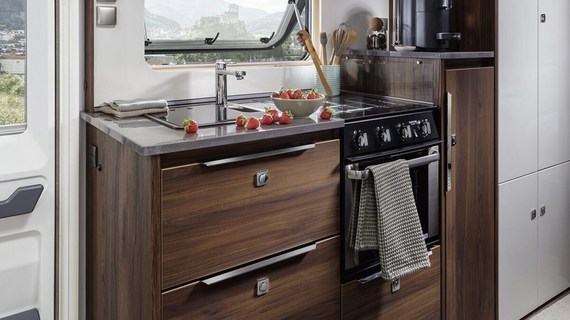 csm_Fendt-Caravan_Wohnwagen-kaufen_Diamant_Kueche04_41252b1f0d