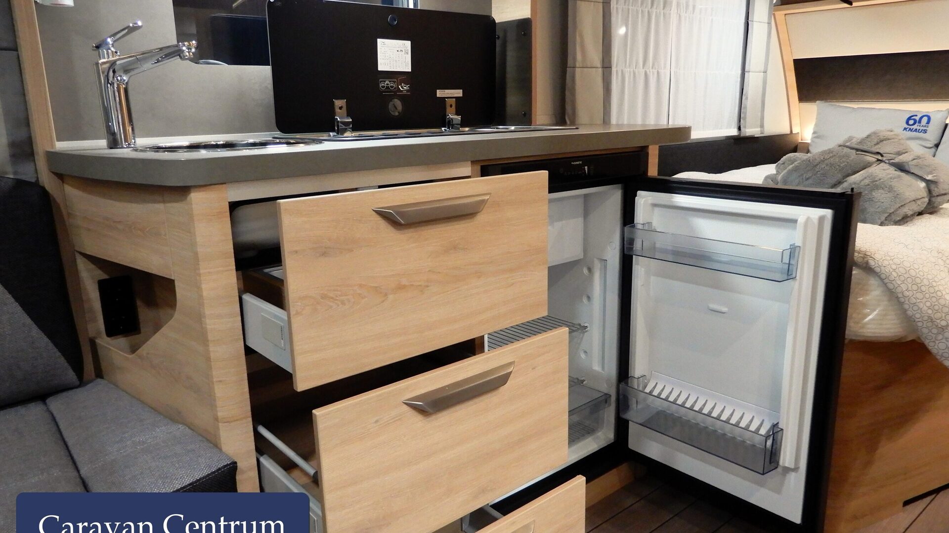 fd471eb8846bd011084e015d9bf8d3a283e74816b66e78470ff34c24ece1ad06