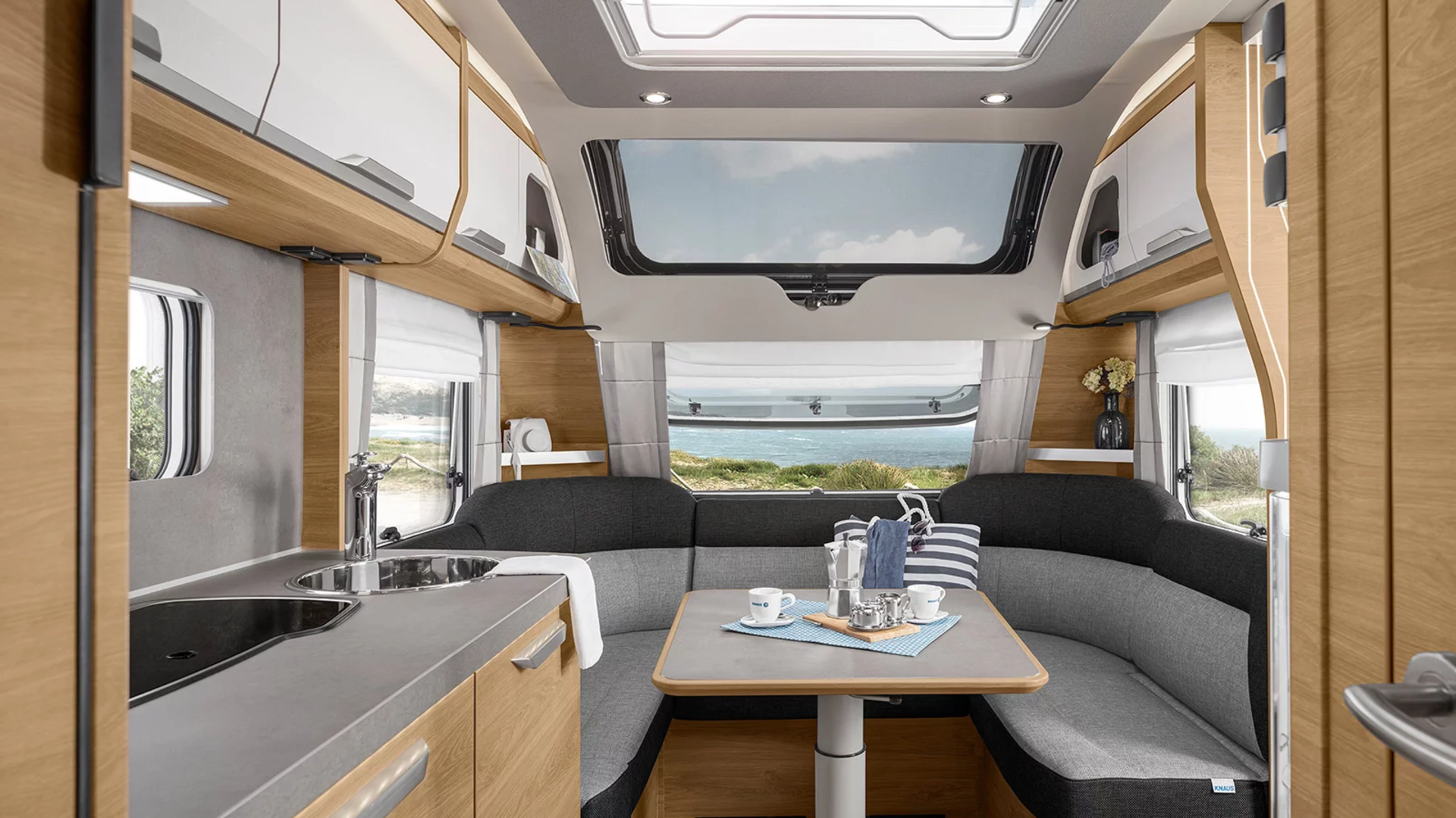 kta-knaus-2021-2022-suedwind-interieur-1141