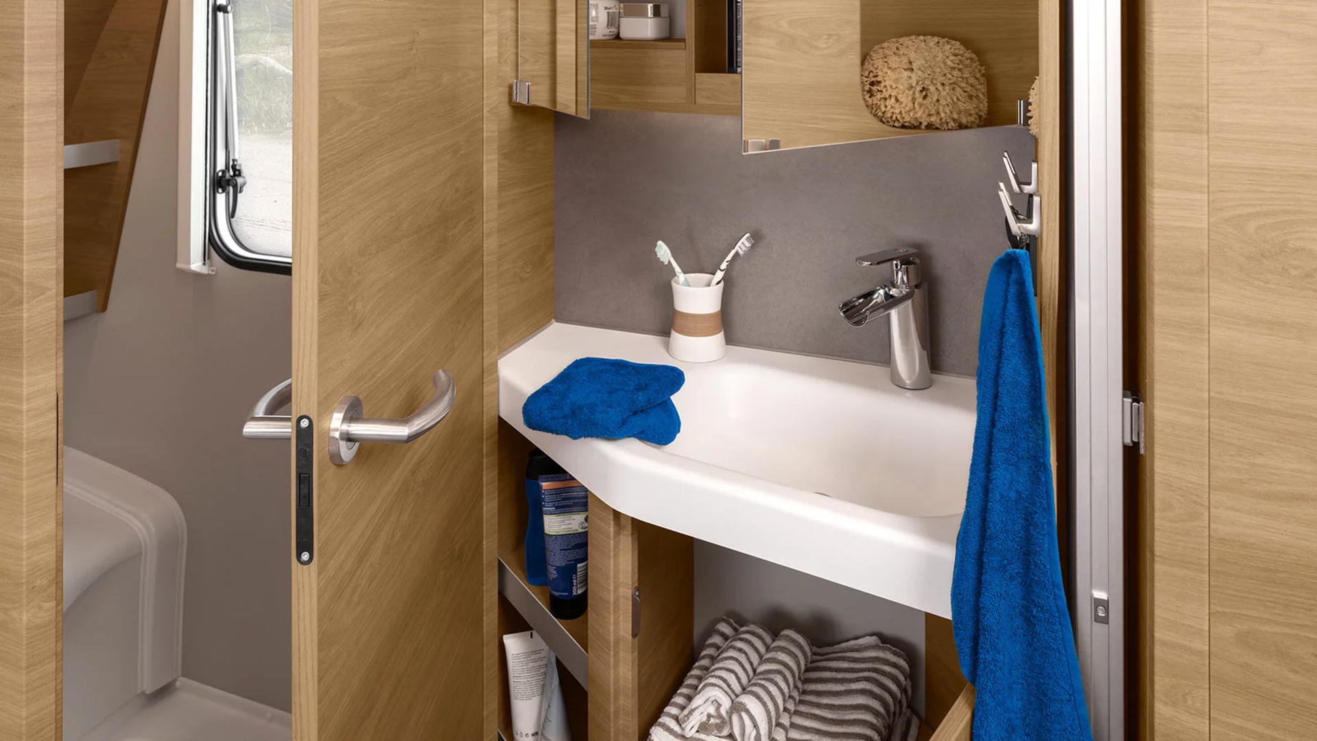 kta-knaus-2021-2022-suedwind-interieur-1303